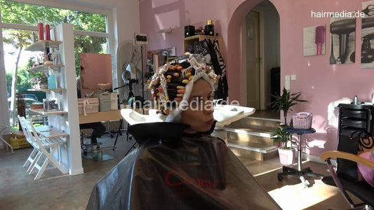 7202 Ukrainian hairdresser in Berlin 220515 5th 2 perm