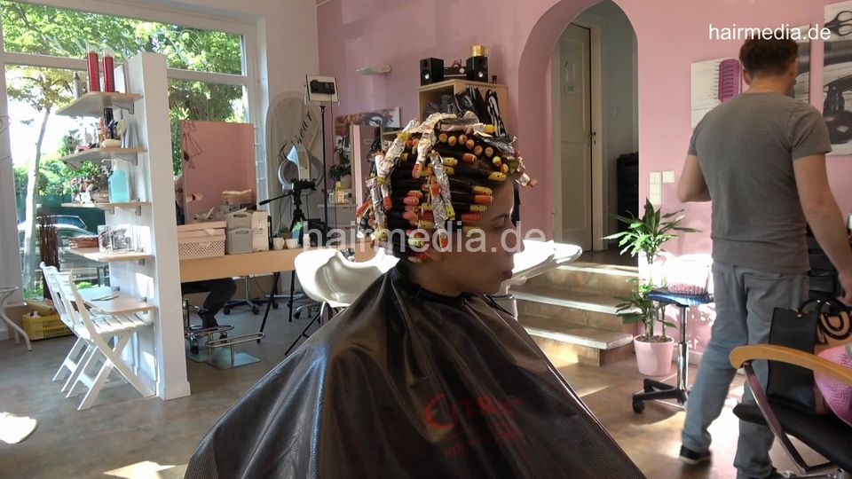 7202 Ukrainian hairdresser in Berlin 220515 5th 2 perm