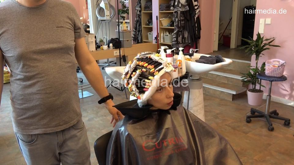 7202 Ukrainian hairdresser in Berlin 220515 5th 3 perm