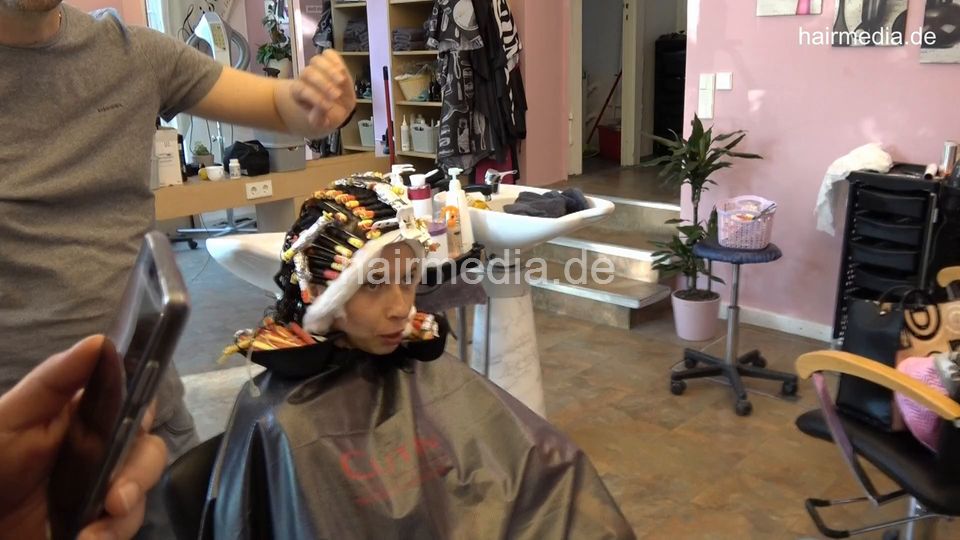 7202 Ukrainian hairdresser in Berlin 220515 5th 3 perm