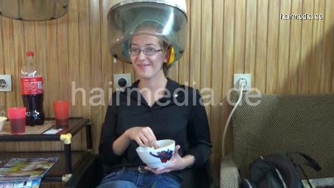 6196 Marianne XXL hair 2103 shampooing and treatment by barber and wet set