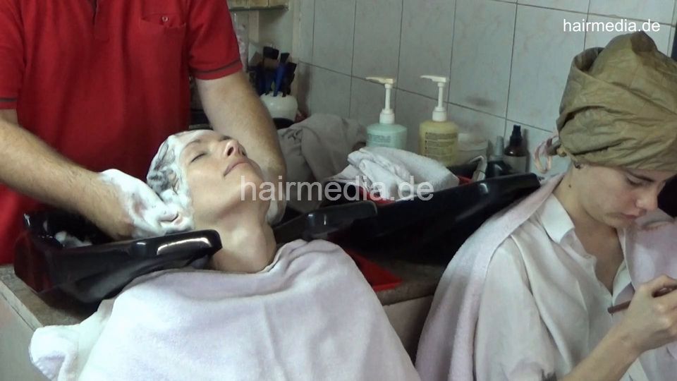 6212 DunjaN 1st 1 backward hair face and ear wash by barber