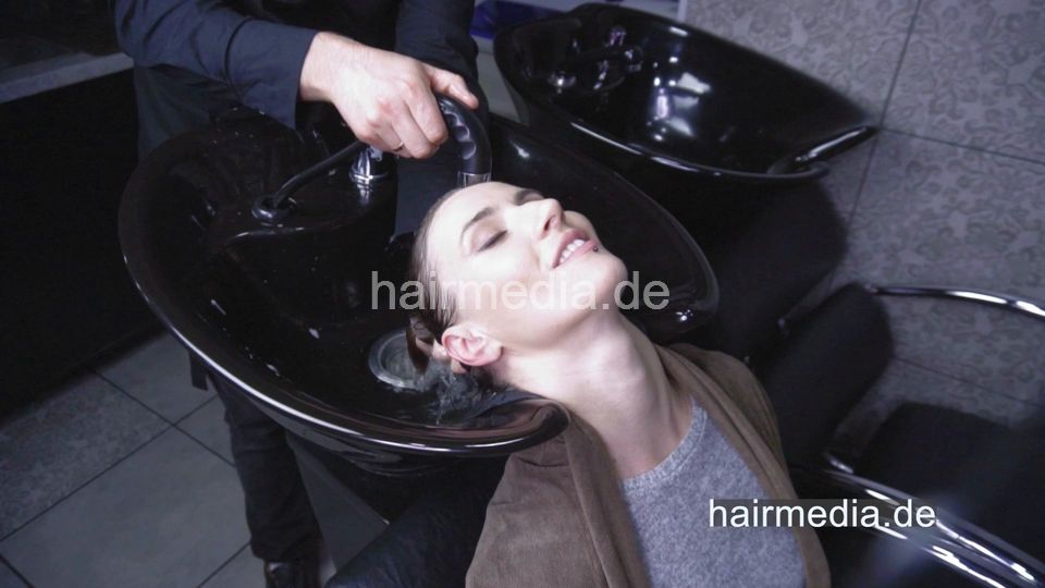 7200 Maria hair wash - salon shampoo by Ukrainian barber