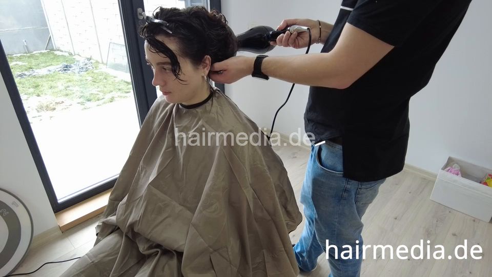 7204 Julia in Romania Bucharest shampoo cut and blow permed hair