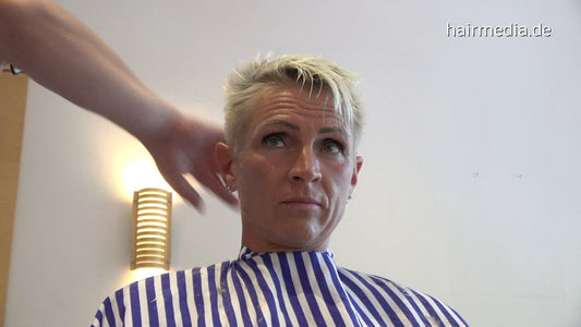 8157 YvonneH buzzcut napeshave by barber