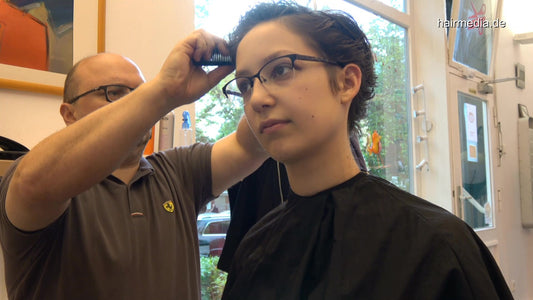 8160 19 Alina haircut Zoya in leatherpants controlled