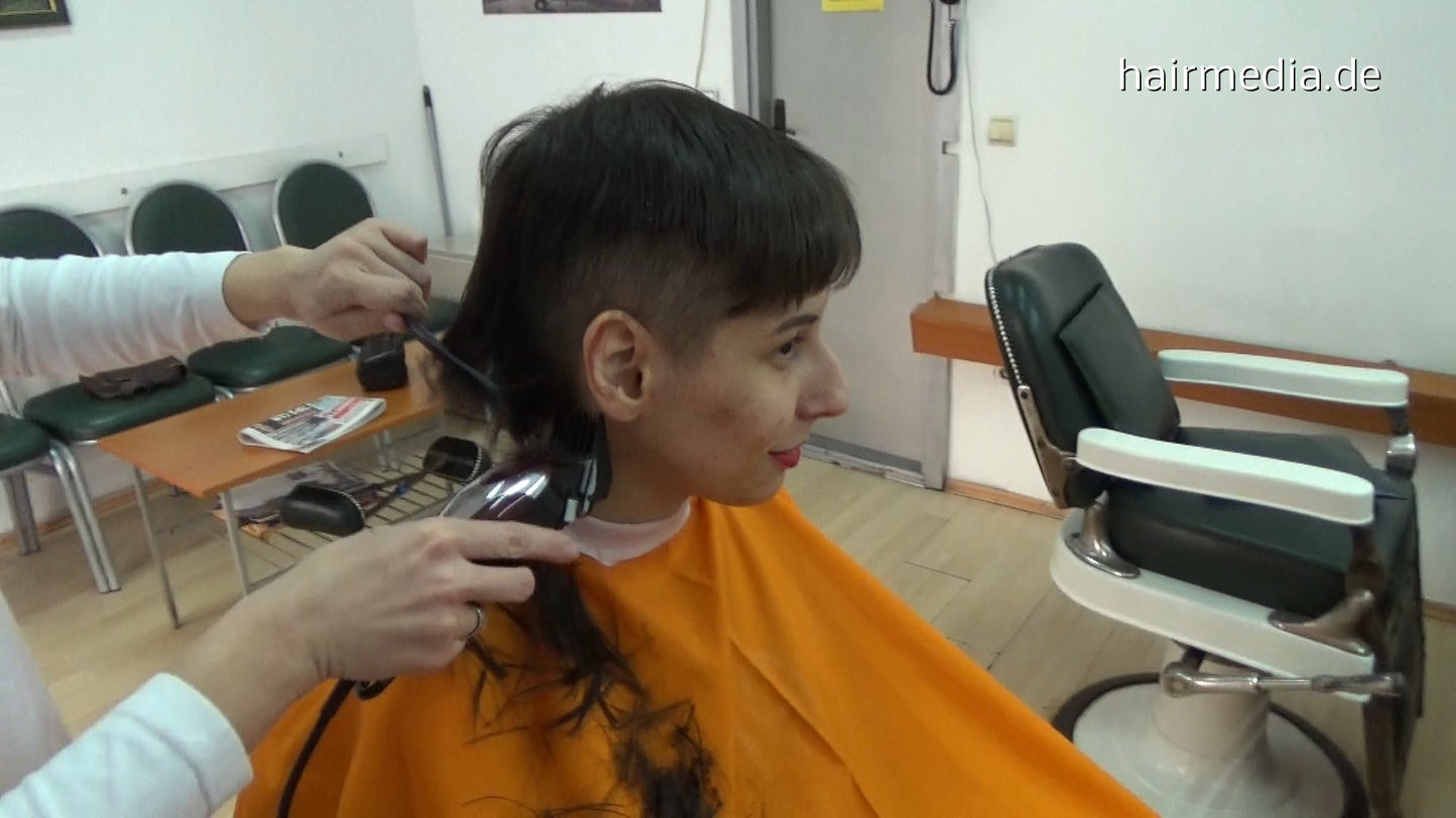 8400 Jasna shorter buzzcut