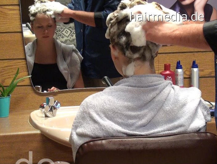 9042 07 Judith by barber upright hairwashing salon shampooing