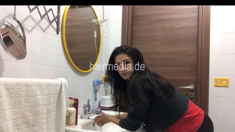 1147 self shampooing ASMR relax sound I AM EXCLUSIVE in bathroom