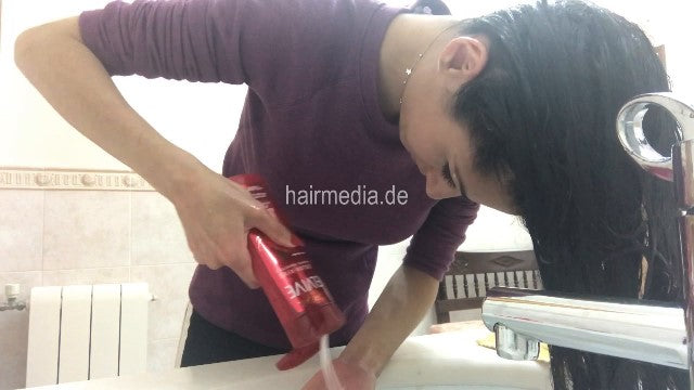 1147 self shampooing ASMR relax sound purple shirt in bathroom