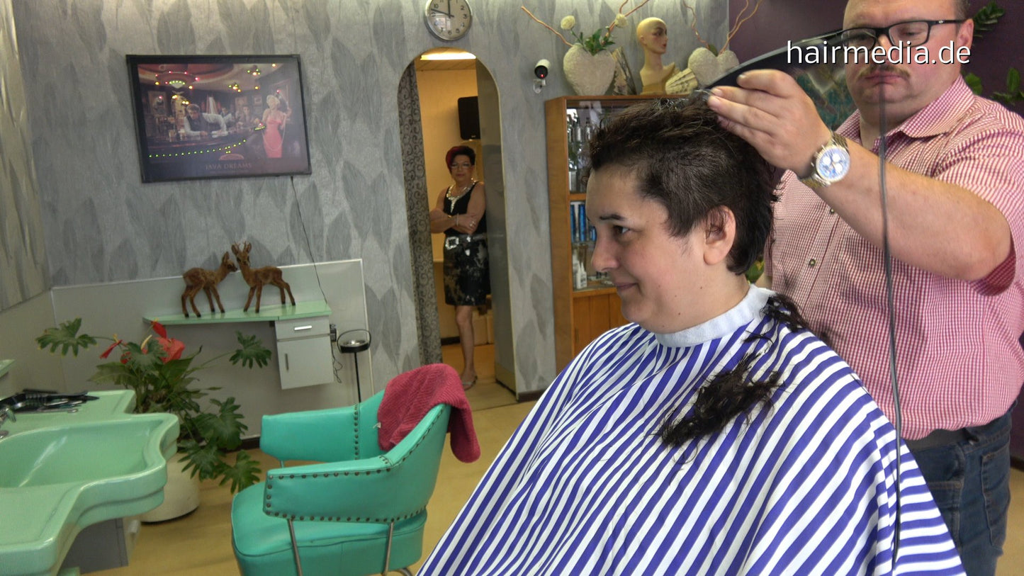 8144 Alicia 2 buzz by barber truckdriver on barberchair