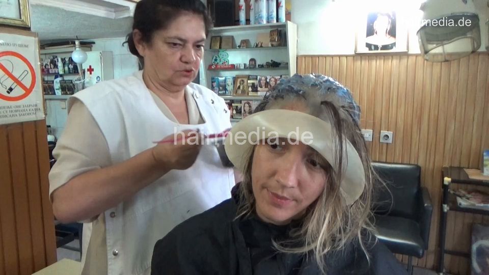 1170 Anna Mom 1 Caphighlighting bleaching