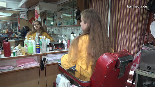 359 AnnetteG multiple shampooing 3x backward 1x forward by barber