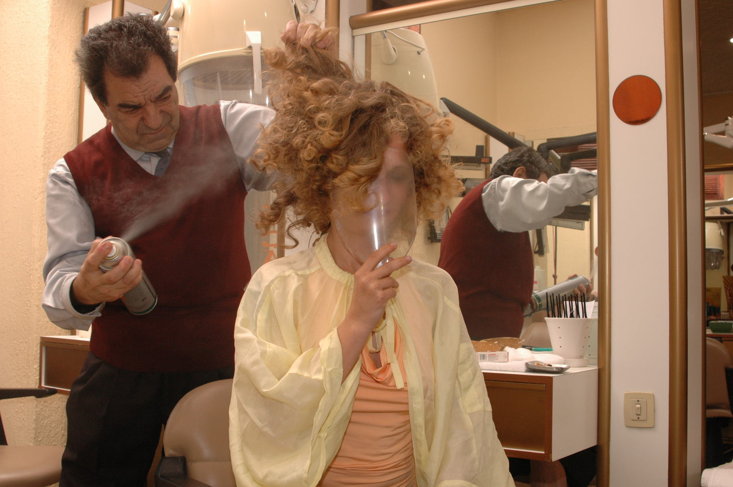 682 Conny in Portugal 2 smoking set rollerset wet set, faceshield and hairspray