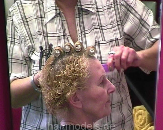 131 one day in east german GDR salon 1989  143 min video for download