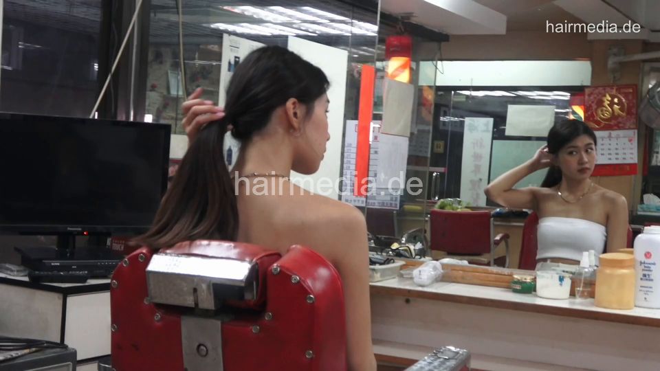 359 GraceChan topless rubber glove 2x backward and 1x forward shampooing by glove barber Hong Kong