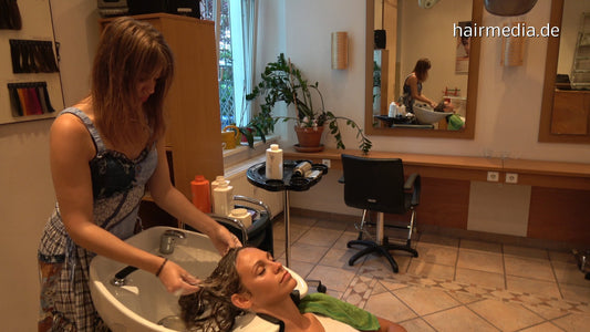 370 JenniferD by JasminT 2 backward hairwash