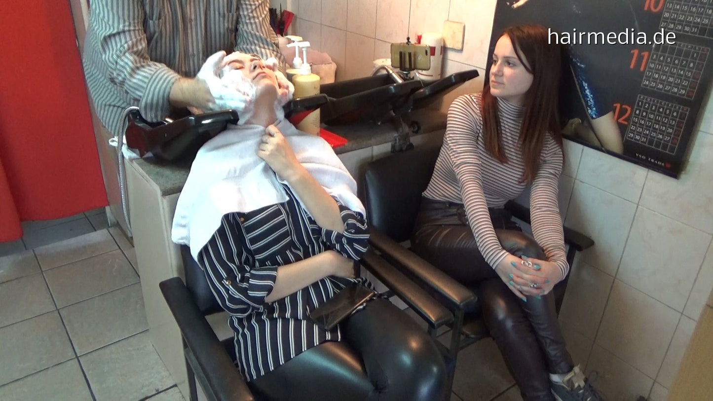 390 Julia leatherpants hair ear and face by barber 24 min HD video for download