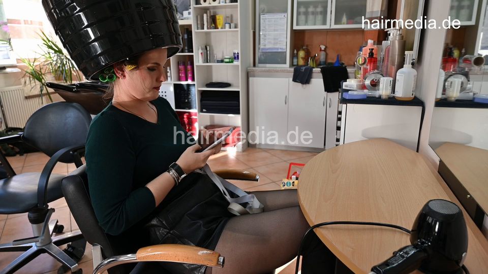 6216 KseniaK 4 by Leyla under the dryer
