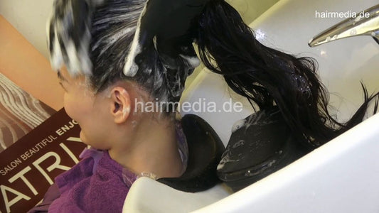 359 Lin 3rd session backward shampooing and blow dry, old barber large black gloves