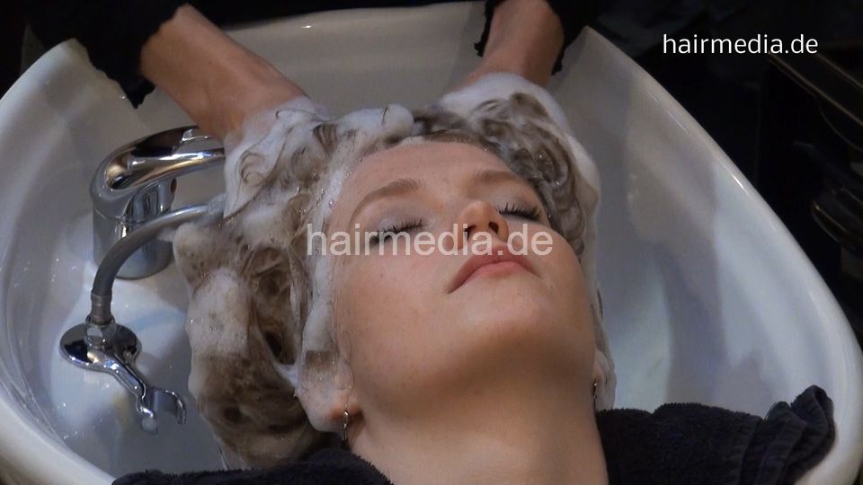 365 Lina by AlexandraL backward shampoo