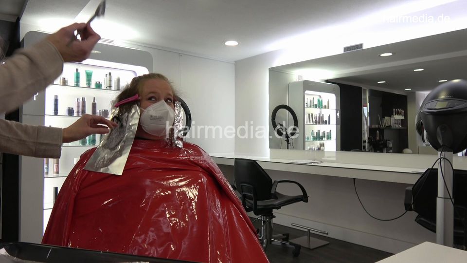 4119 Lisa XXL hair coloring and highlights Part 1