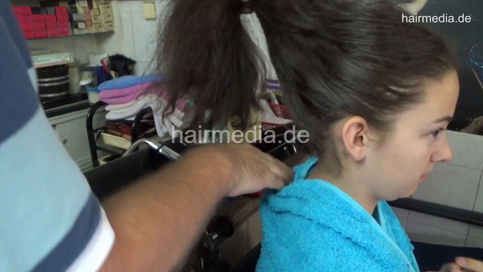 7075 Teen Marina 1 pre perm shampoo by barber