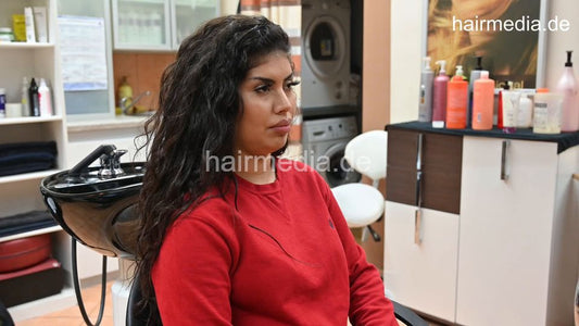 1220 Nasrin by barber ASMR shampoo in black bowl