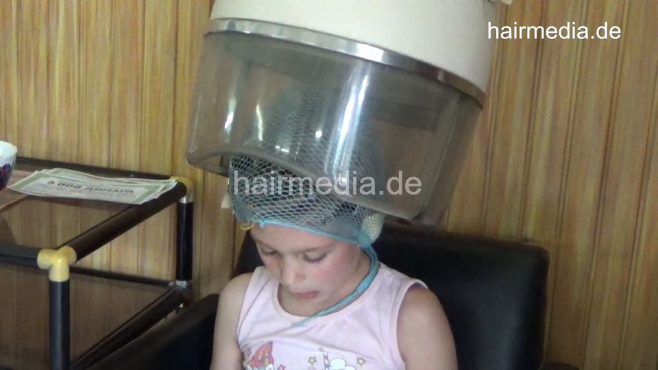 6217 Nikolija child shampoo, haircut and set complete