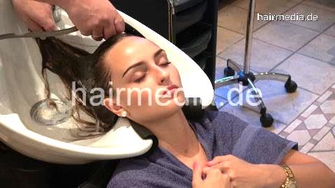370 SamantaW 2 upright salon shampooing by barber