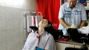 4120 Mother Snezana 4 shampoo by barber cam2