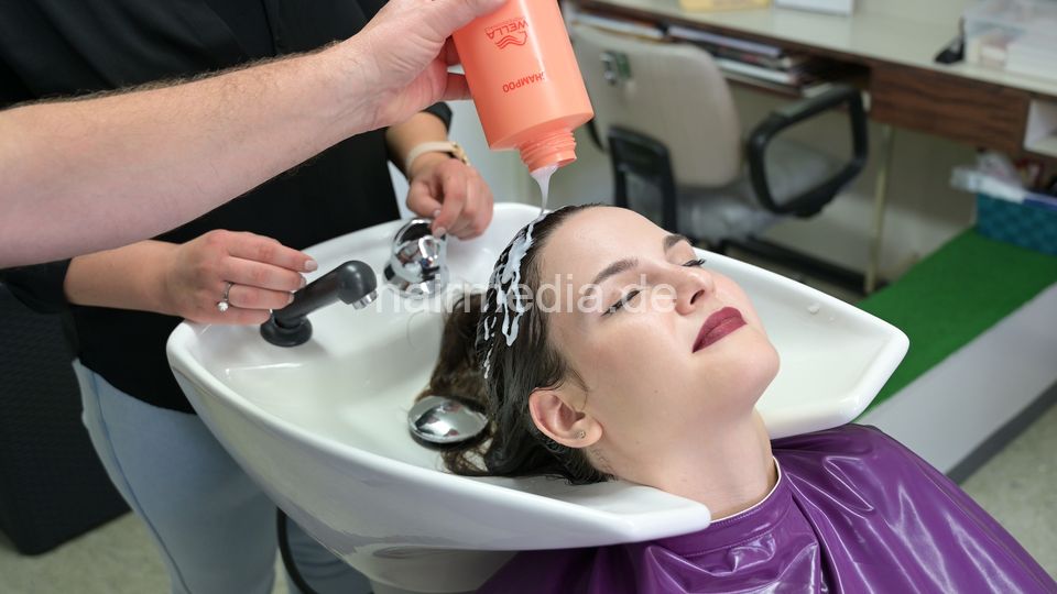 9146 KseniaK by Justyna ASMR backward salon shampooing in purple pvc vinyl shampoocape