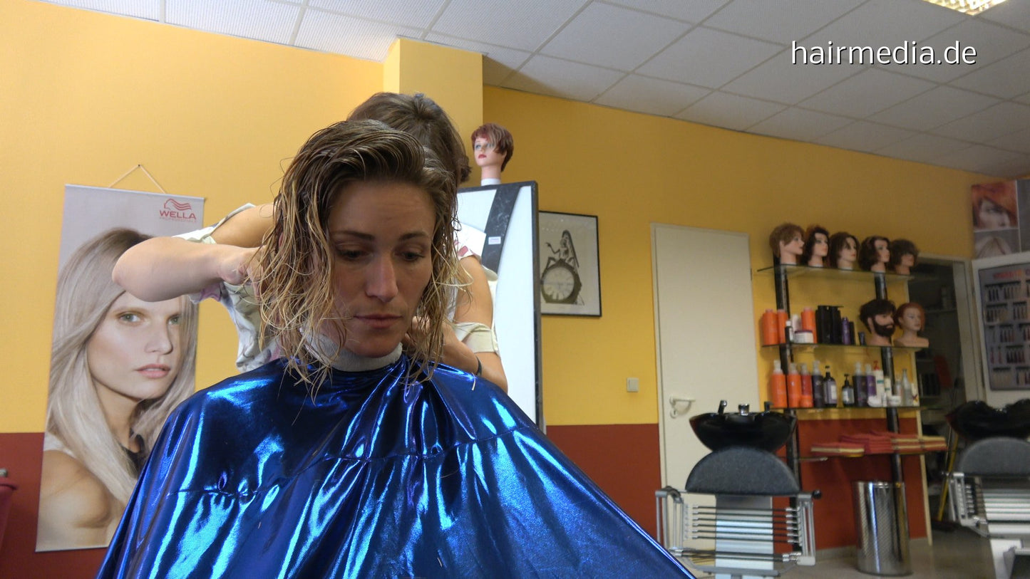8154 ValentinaST 2 cut curls on cape