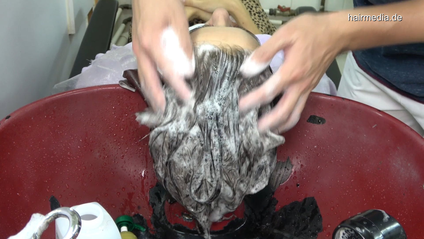 359 VictoriaF 2x forward 2x backward shampoo by asian barber