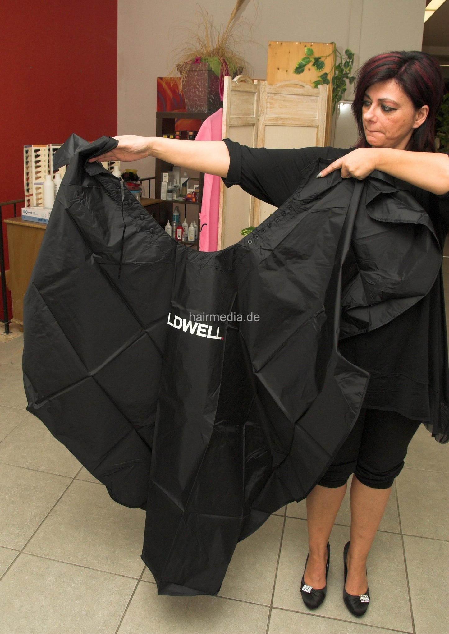 a0049 All purpose Cape Friseurumhang Haarschneideumhang Waschumhang Goldwell