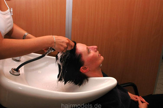 871 AB Angelika 1 shampooing backward 3 min video for download