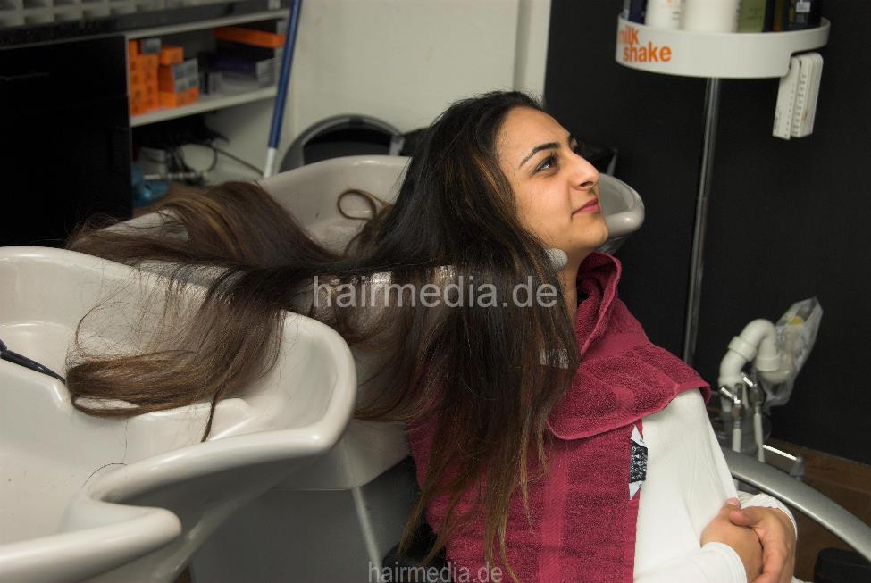 350 Nilay xxl hair rich lather backward salon shampooing in Bielefeld