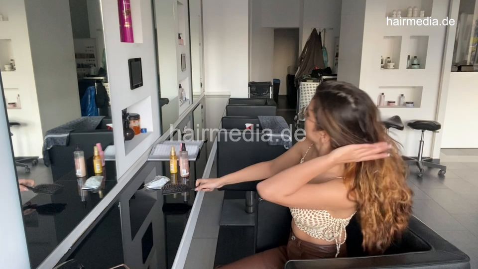 1189 JasminR and Sister AlinaR salon blow dry