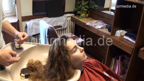 9073 05 CelineK thickhair by barber Davide jealous backward salon shampooing