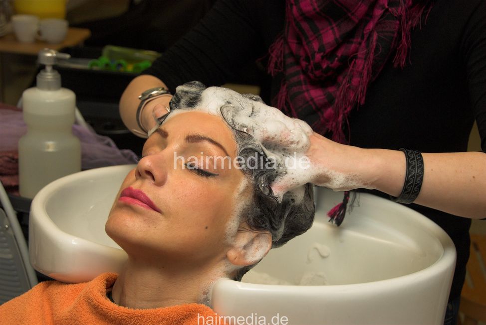 6096 Oxana 1 backward wash salon shampooing