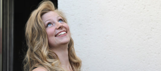 1060 Patricia s1826 shampoo wet set and makeup  trailer