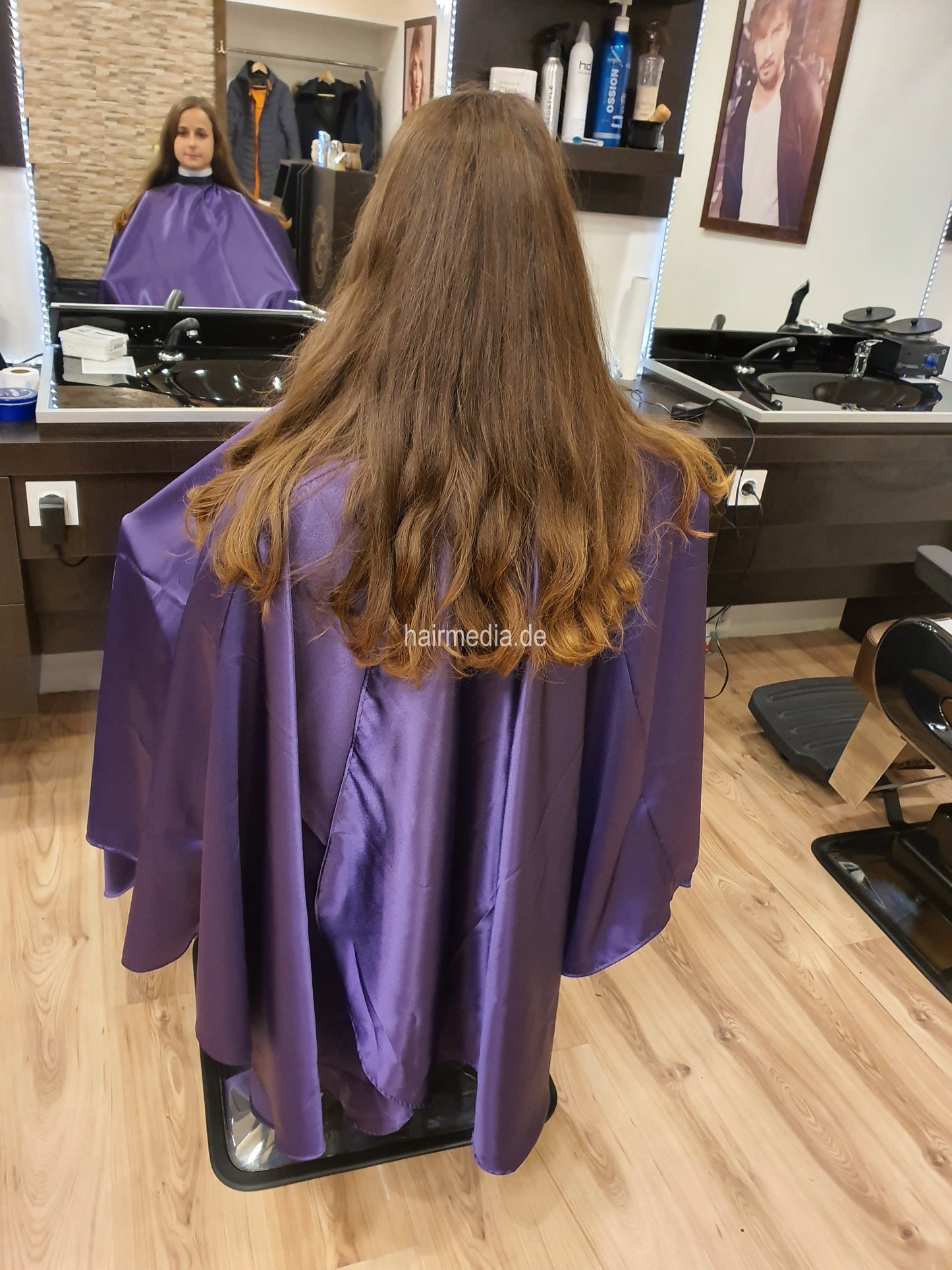 AS large and very heavy nylon cape double velcro closure purple shiny e0117