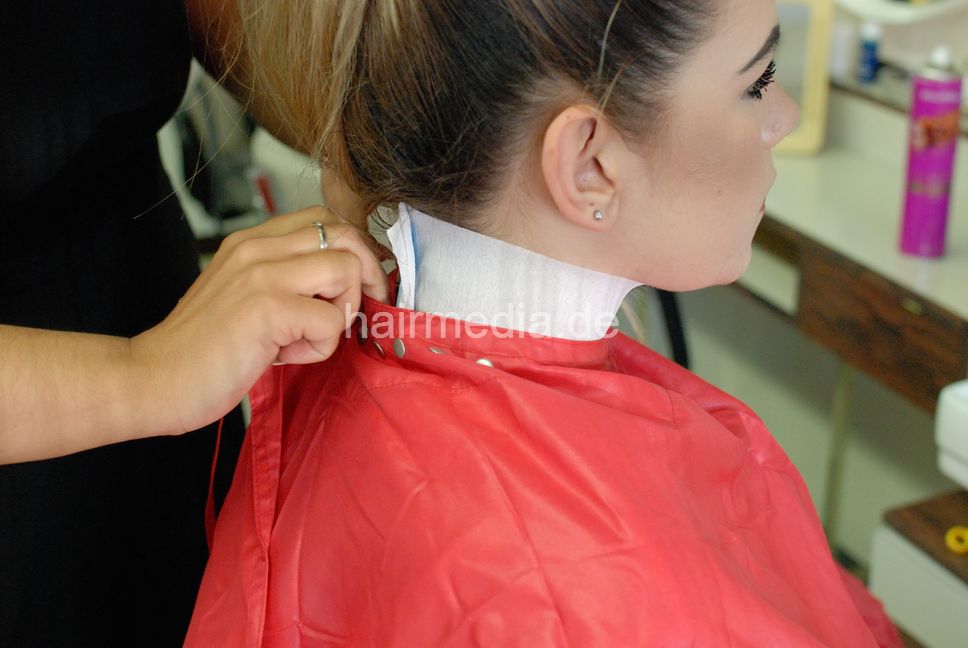 Inge TV unique large nylon vintage push button and tie closure shampoocape e0130
