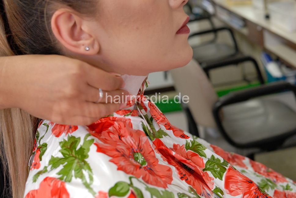 Inge TV unique large pvc heavy flower tie closure shampoocape e0131