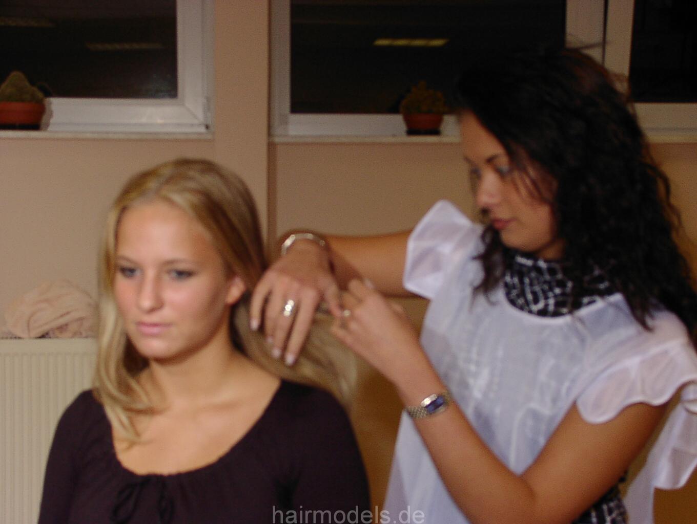 966 shampoocasting Sabrina by JanaC backward hairwash