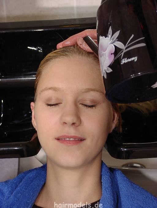 966 shampoocasting Tina by BF backward wash