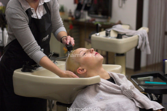 482 Franziska all shampooing scenes