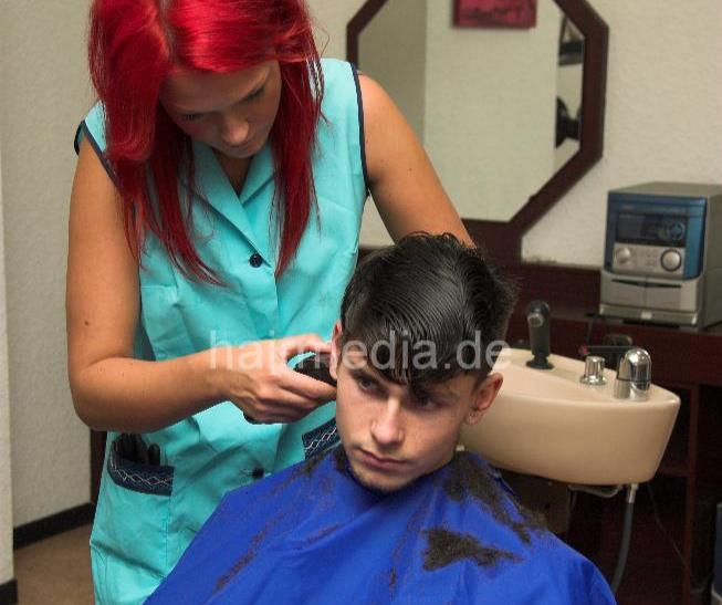 294 NadjaZ 07 guy haircut clippercut by cyan apron redhead barberette.. Herrenhaarschnitt. Facon.