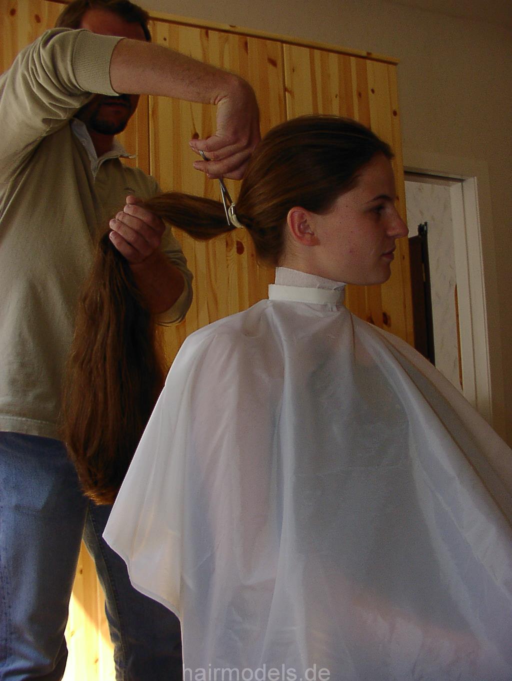 h065 Emy dry hair cut by hobbybarber in hotel, boyfriend watching