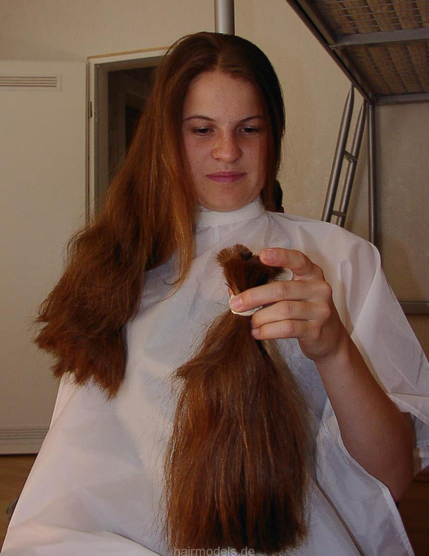 h065 Emy dry hair cut by hobbybarber in hotel, boyfriend watching